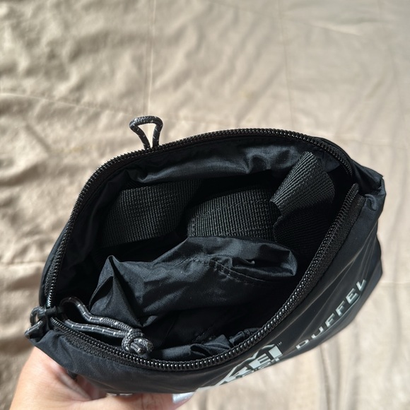 REI Co-op Black Stuff Travel Duffel 30L - Picture 3 of 3